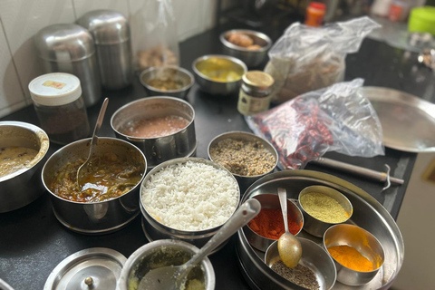 Jaipur: Rajasthani Food Cooking Experience with Local Family Jaipur: Rajasthani Cooking Class with Local Family