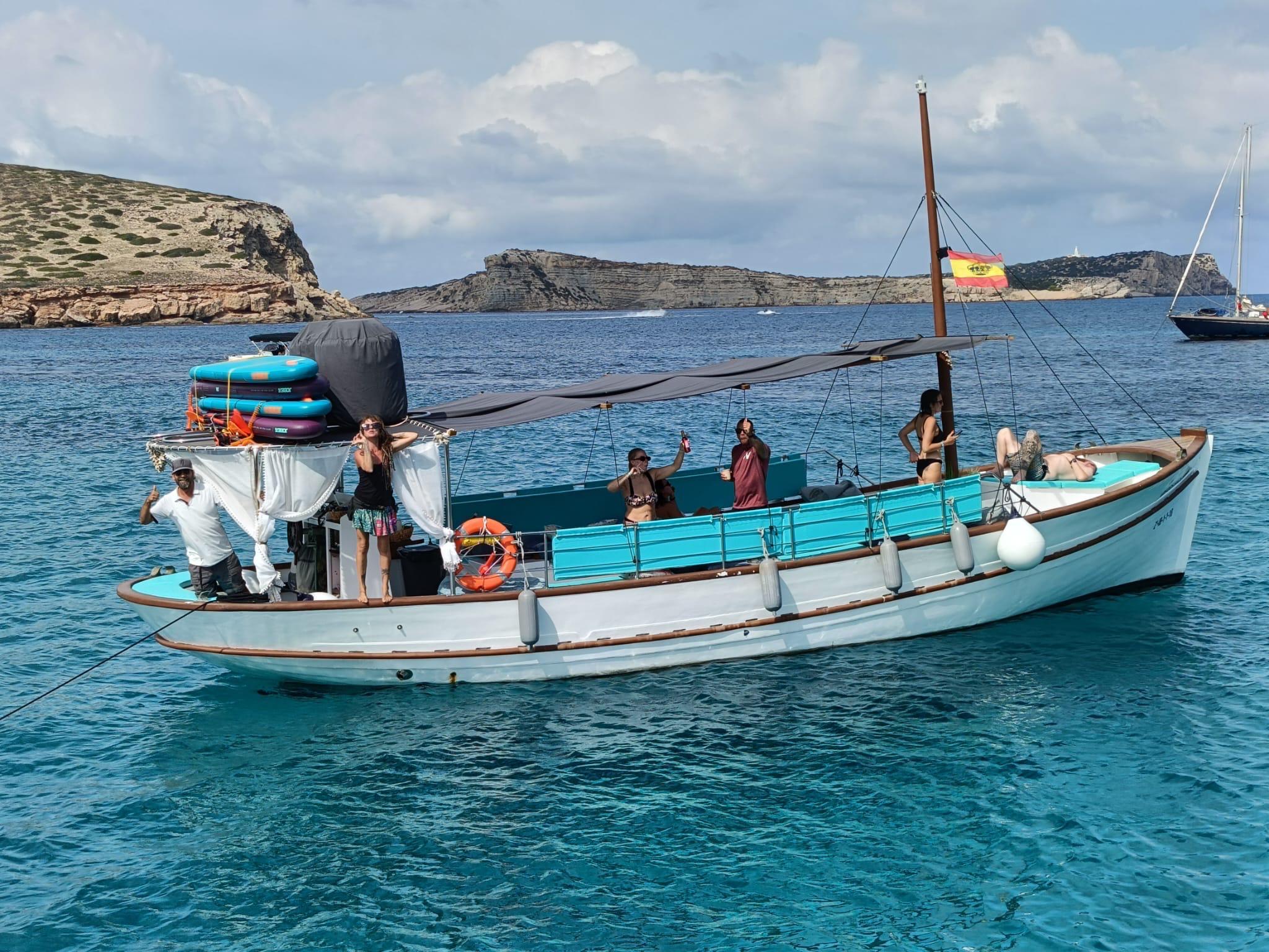Ibiza: Bootsfahrt mit Tapas, Getränken und Schnorcheln