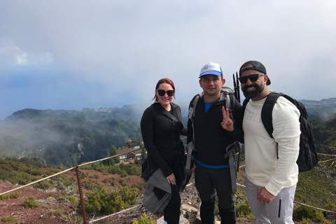 Madeira: Guided Peak Crossing: Pico do Arieiro to Pico Ruivo