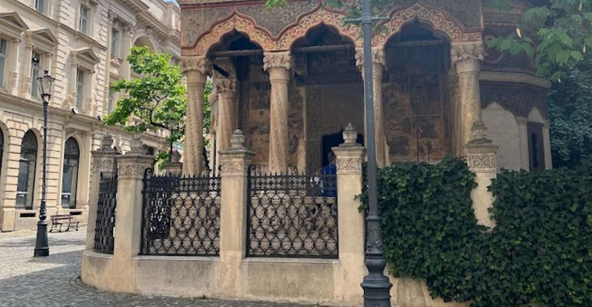 A Tale of Bucharest Old Town Walking Tour - Housity