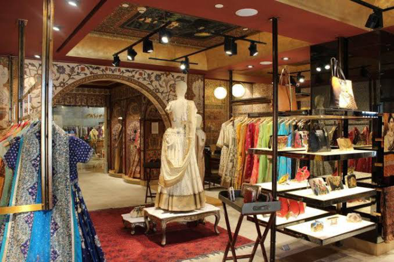 Delhi: Private Guided Shopping Tour in A/C car with transferPrivate Half-Day Guided Shopping Tour with Expert