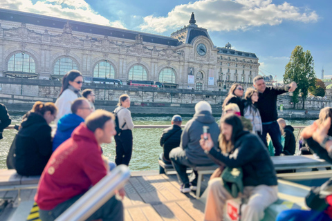 Paris: Seine River Sightseeing Cruise with Parisian Macaron Paris: Seine Day/Evening Cruise & Macaron Experience
