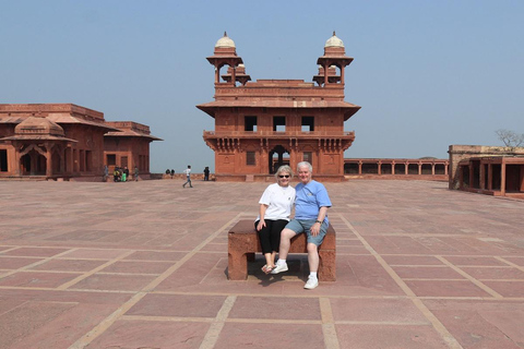 Desde Delhi: Excursión de un día al Taj Mahal en el tren expreso GatimaanDelhi: Excursión a Agra en tren expreso Gatiman