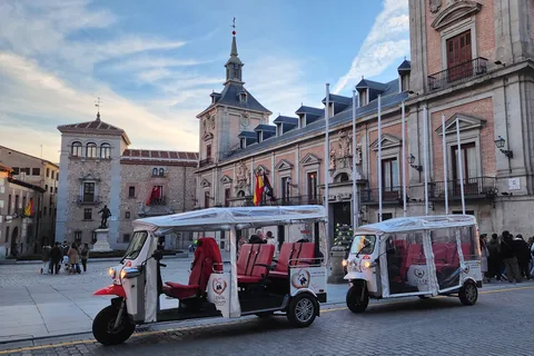 Tour Madrid: Geheimnisse in einem elektrischen Tuk Tuk
