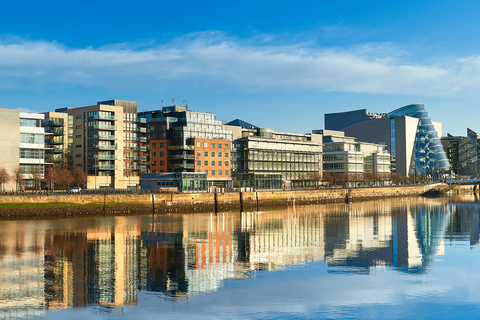 Belfast: Trasferimento in pullman da DublinoDa Belfast: Transfer aeroportuale di Dublino in pullman