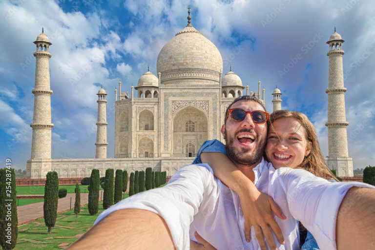 Taj Mahal: Express Entry Ticket For Sunrise Tour with Guide All Inclusive