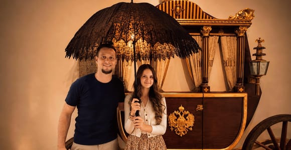 Sisi's original umbrella in your hands