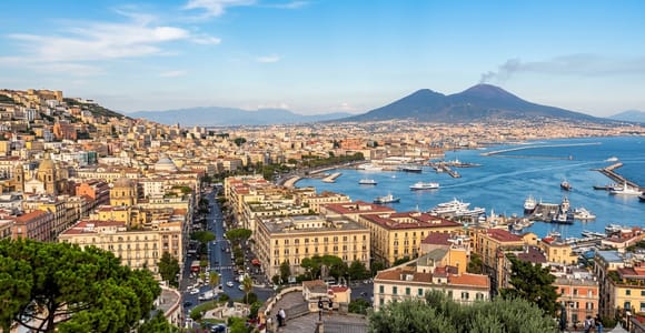 From Naples: Walking tour through the narrow streets of the real Naples