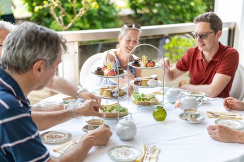 London: Kensington Palace Afternoon Tea & Guided Walk