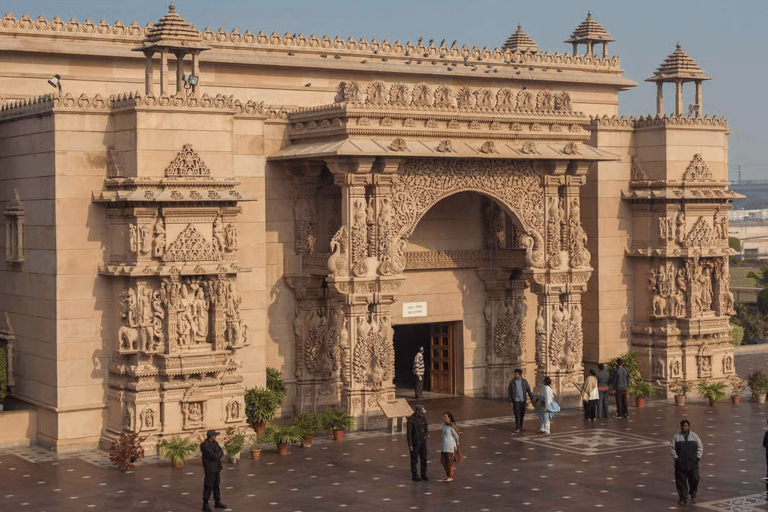 Delhi: Akshardham Temple Tour with Light & Water Show Akshardham Water & Light Show with Car+Guide.