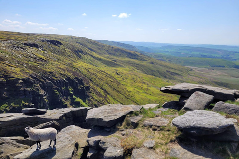 Manchester: Peak District 3-Walk 1 Day Tour