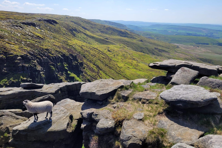 Manchester: Peak District 3-Walk 1 Day Tour