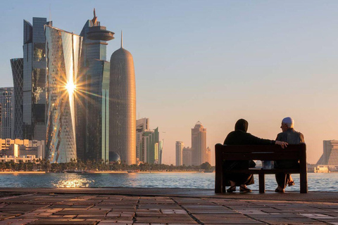 Doha: Barco Dhow Tradicional Con servicio de recogida y entrega de