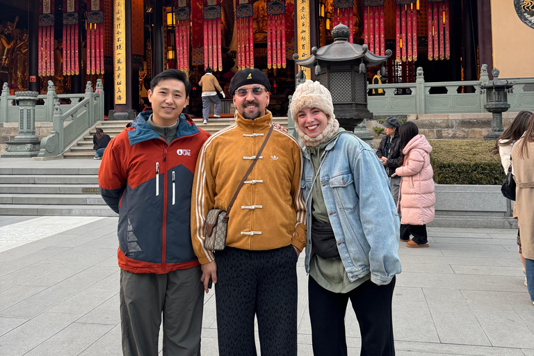 Shanghai: Jade Buddha Temple and Local Food Tour