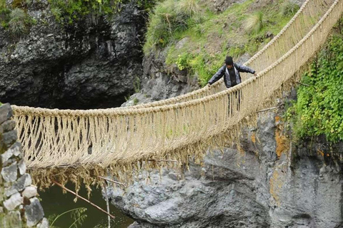 Journée privée du pont Q&#039;eshuachaka et des 4 lagons