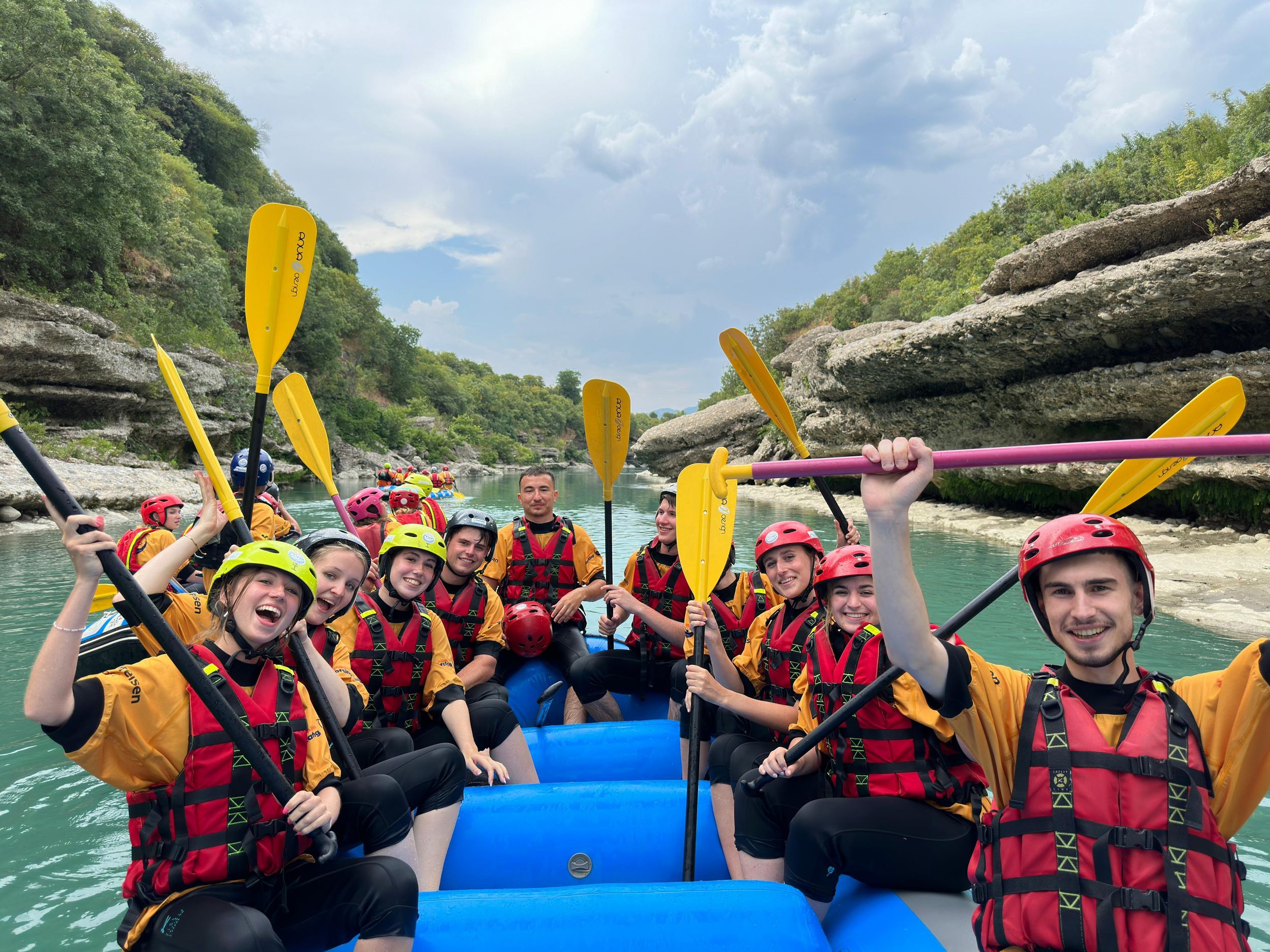 Saranda: Permet 4x4 Tour, Rafting und Thermalbäder