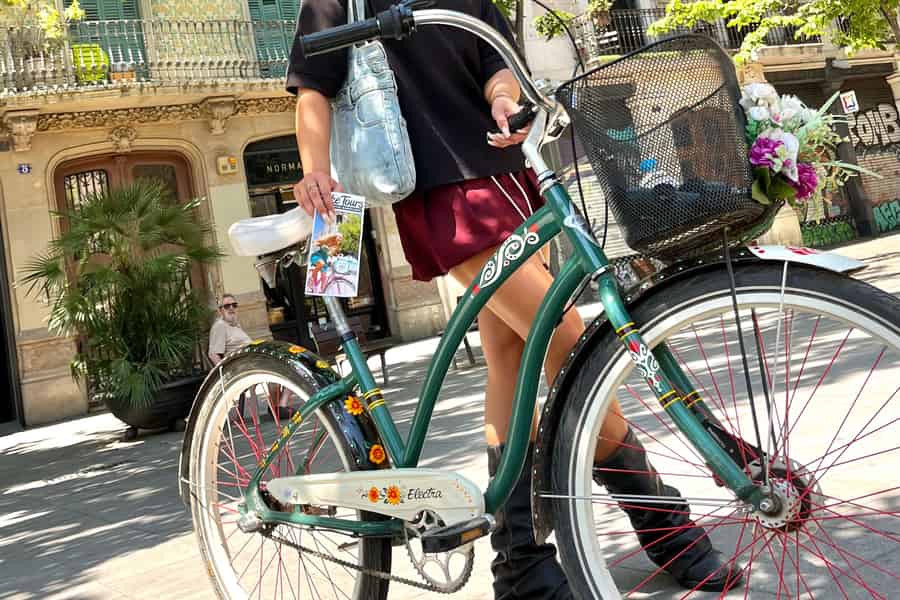 Barcelona, tolle Fahrradtour (Tour) mit niederländischem Guide!. Foto: GetYourGuide
