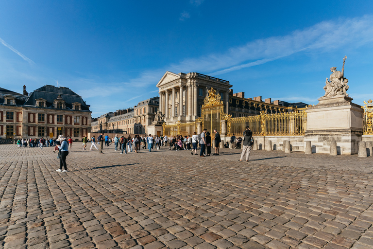 Desde París: Visita sin colas a Versalles y acceso a los jardinesTour en grupo en inglés con tour guiado de los jardines