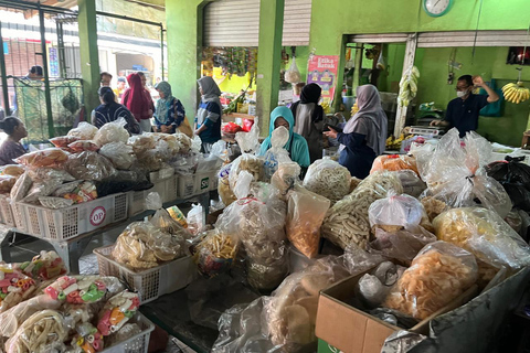 Yogyakarta: Kochkurs mit traditioneller Markt TourTreffen am Treffpunkt