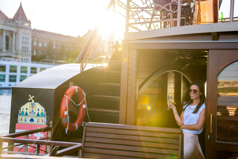 Budapest : Croisière historique avec boisson de bienvenueCroisière historique de jour avec Tokaj Premium Frizzante