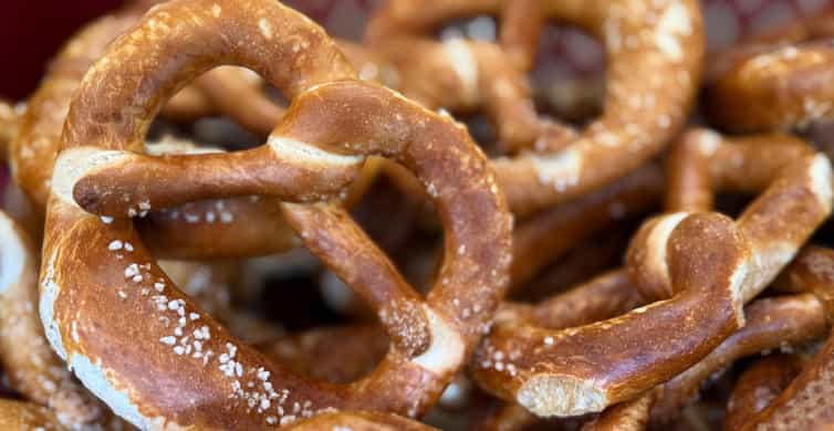 Munich: Viktualienmarkt & Altstadt Food Tour photo 4