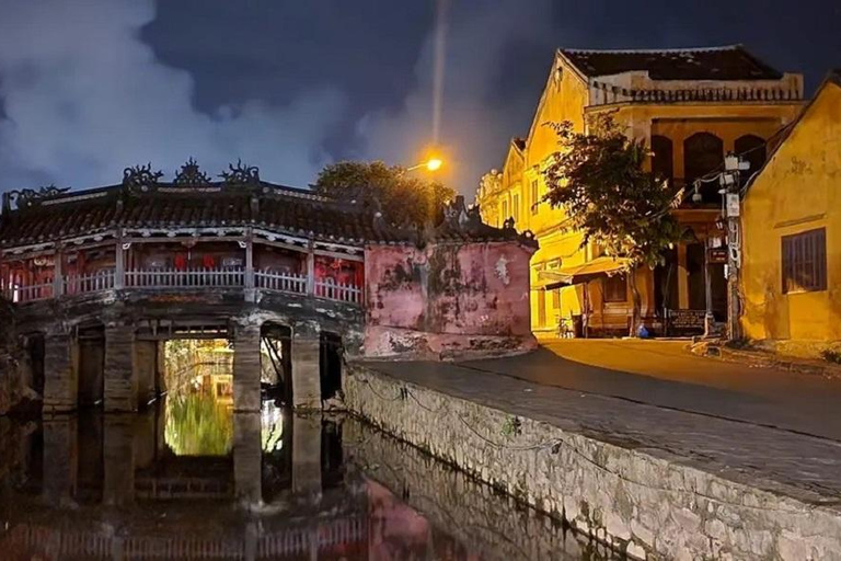 Tour della città di Hoi An - Giro in barca e rilascio delle lanterne florealiTour privato