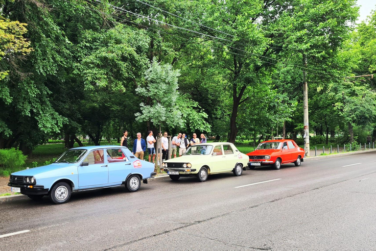 Visite de Bucarest en voiture ancienne - 90 minutesCircuit en voiture ancienne en Roumanie