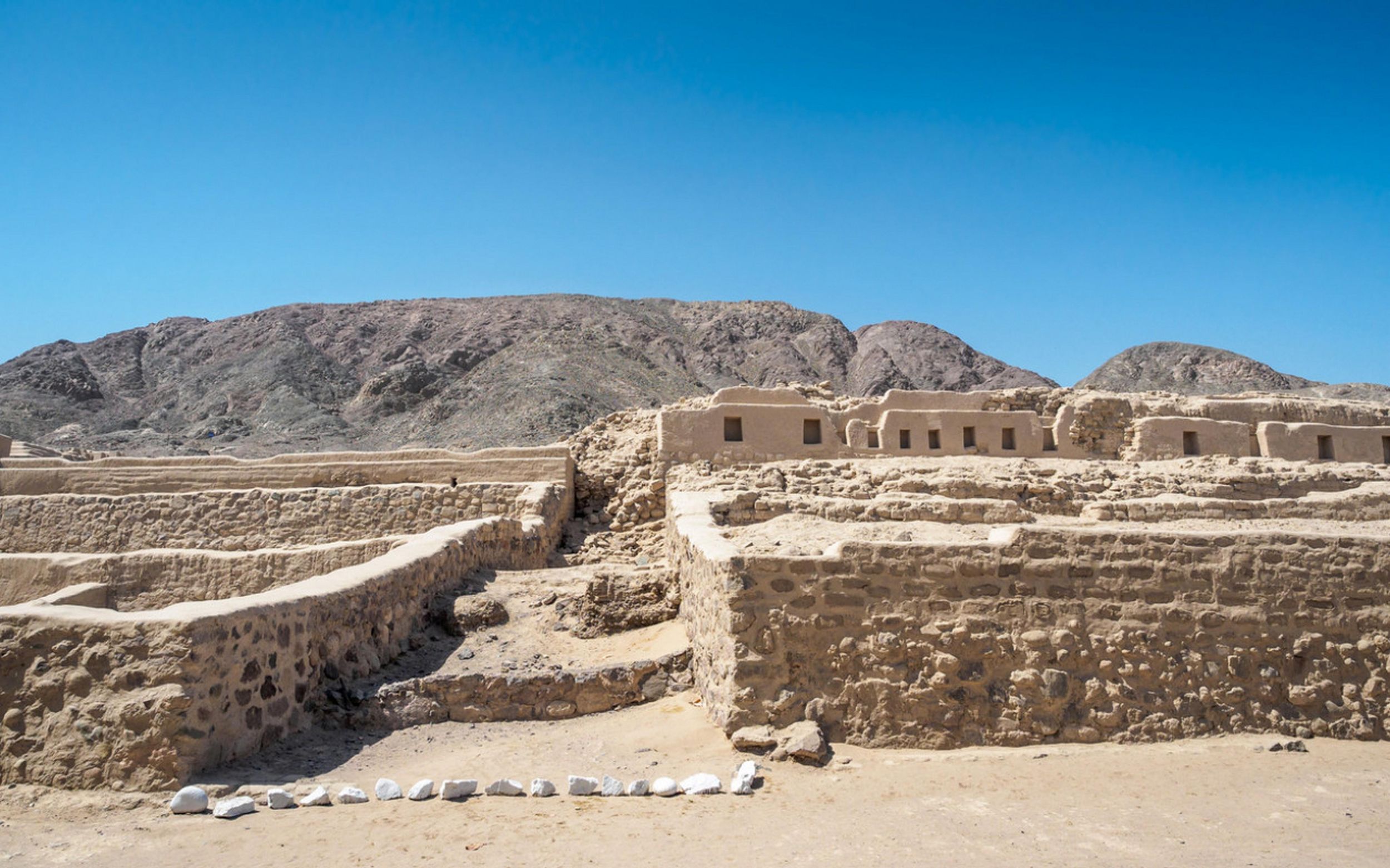 Nazca: Archäologie Tour - Cantalloc, Paredones & Las Agujas