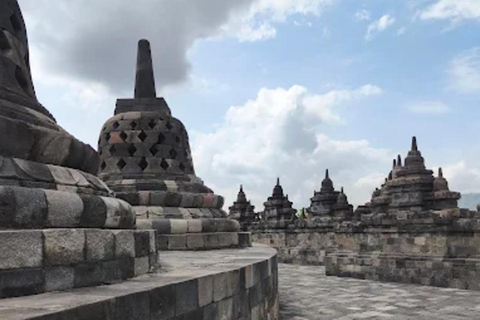 Borobudur tample, Cycling & Elo River Rafting Tour