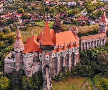 From Sibiu: Alba Carolina Citadel and Corvin's Castle Tour
