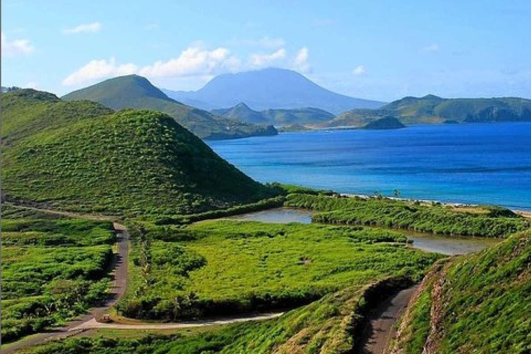 St. Kitts: Wycieczka po wyspie Nevis z lunchem i przewodnikiem