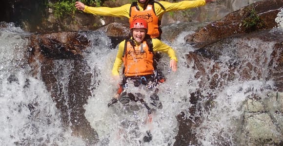 Cairns: Behana Gorge Rainforest Canyoning Tour