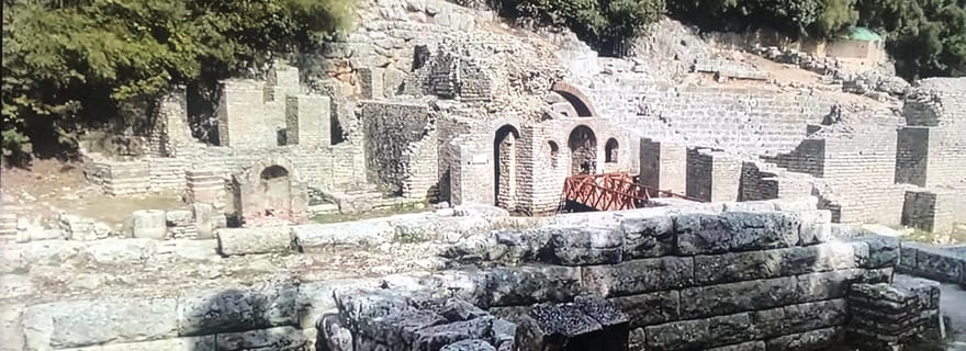 Saranda : visite du parc archéologique de Butrint et dégustation