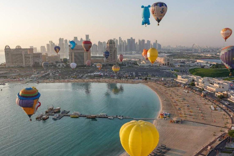 تجربة منطاد الهواء الساخن: مغامرة جوية بصحبة مرشد في قطر