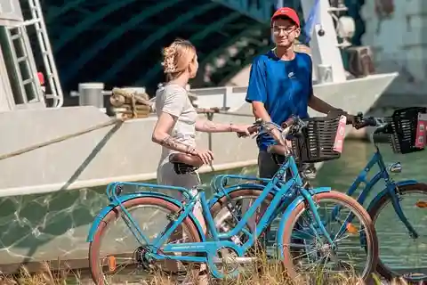 Lyon: discover the best spots on a guided bike tour