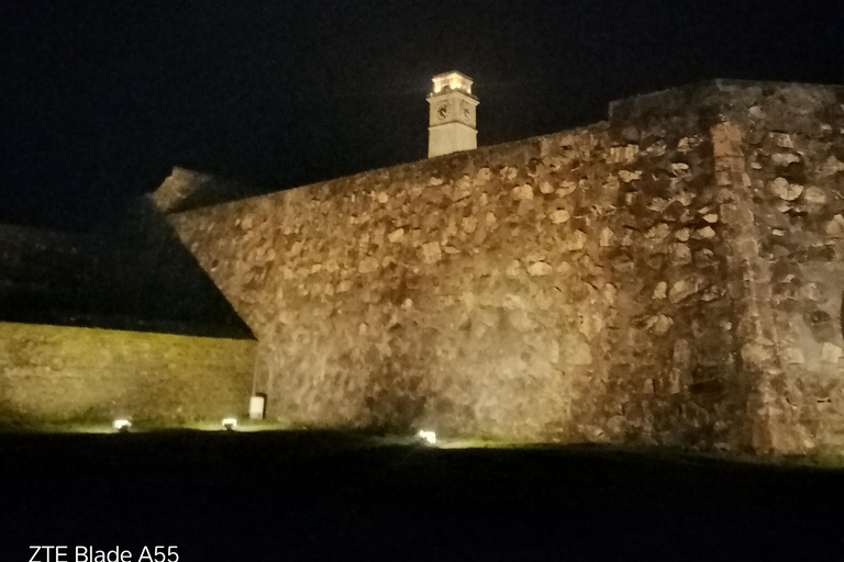 Galle: Fort Nightlife Tour with Arrack Tasting & Snacks