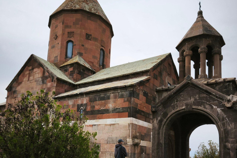 Tbilisi: Private Ride to Yerevan with Wine Tasting