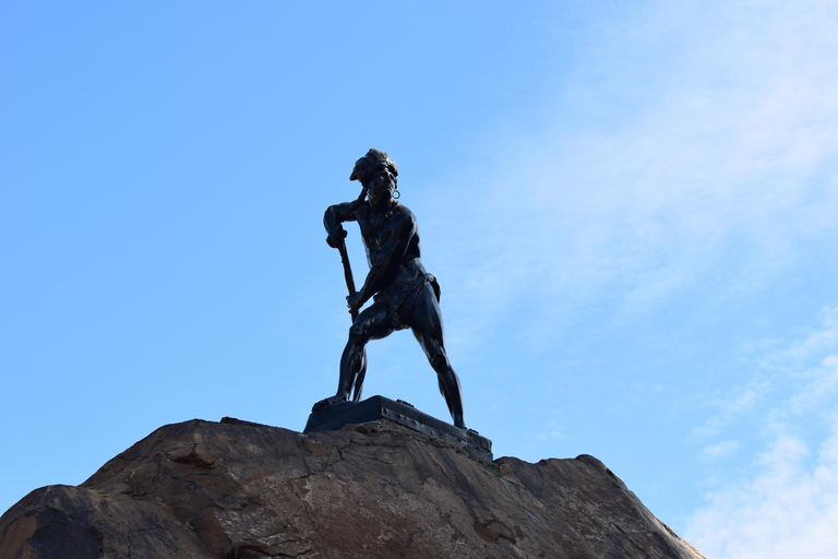 Discover downtown Santiago from Santa Lucía Hill to the Plaza de Armas. Discover downtown Santiago from Santa Lucía Hill to the Plaza de Armas