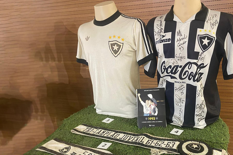 Private Maracanã Tour: Museum, Locker Rooms & Sacred Pitch