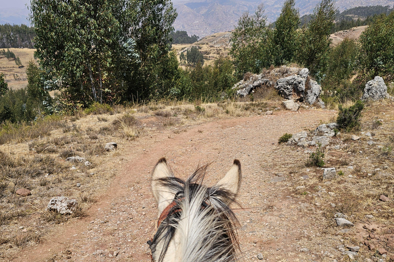 Sacred Valley: 3 hours Horse Riding Tour at Huaypo Lagoon