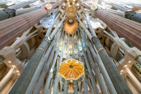 Sagrada Familia: Skip billetkøen og guidet rundvisning