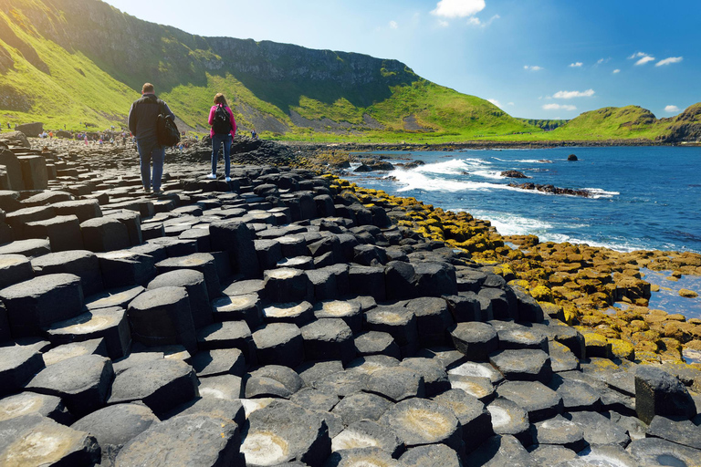 Von Belfast aus: Giant&#039;s Causeway und Game of Thrones TourLuxuriöser Mercedes für 1-3 Personen