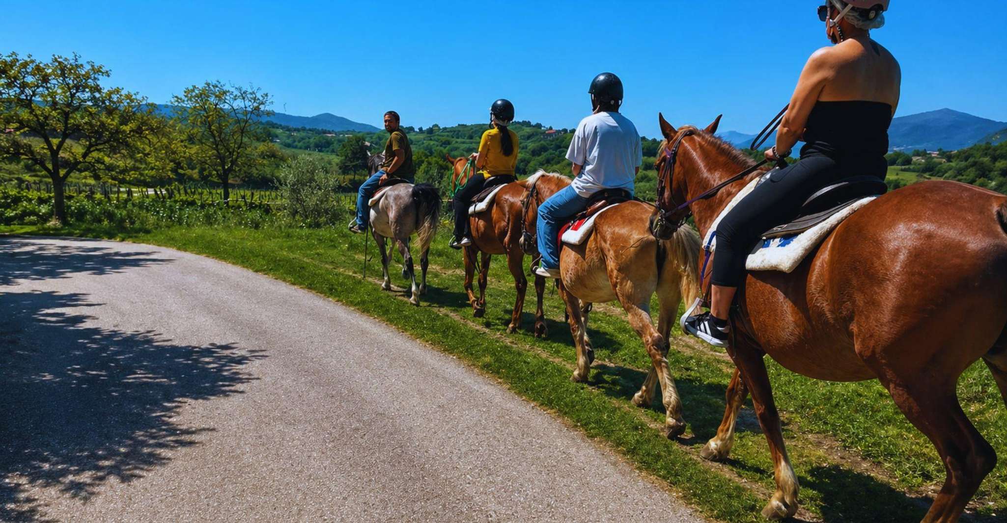 Sant’Agata de’ Goti: passeggiata a cavallo guidata con aperitivo