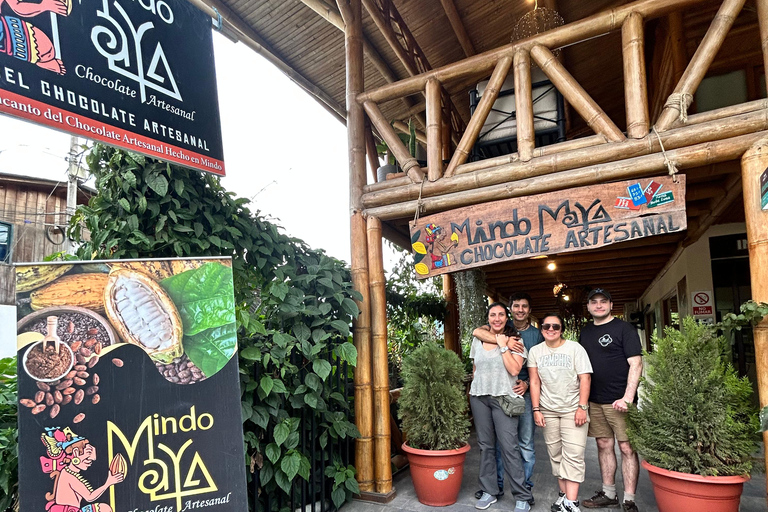 Quito: Mindo Cloud Forest, Cable Car & Chocolate Tour
