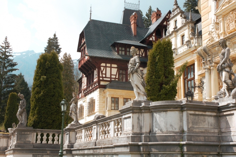 Bucarest : Excursion d'une journée au château de Dracula, au château de Peleș et à BrașovBucarest : Château de Dracula, château de Peleș et Brașov : excursion d'une journ