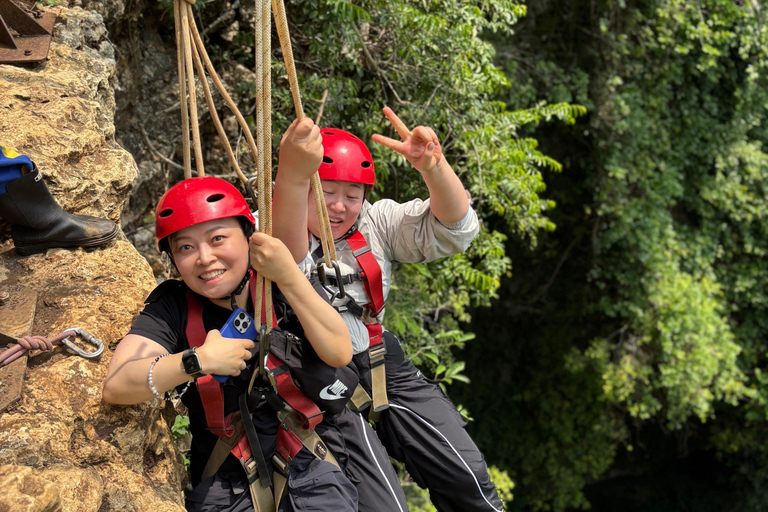 Yogyakarta: Jomblang y Cueva de Pindu con tour guiado por expertosTransporte Compartido Con Punto de Encuentro Exluido Ticket de entrada