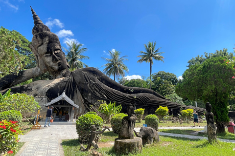 Iconic Vientiane tour & Laos culture, Buddha Park, Patuxay Private 1-3 pax