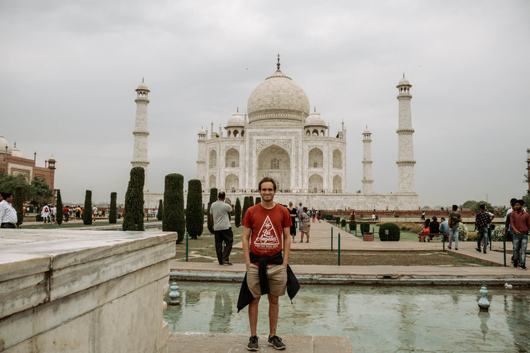 De Delhi: Tour guiado pelo Taj Mahal e Agra com trasladosSomente motorista, carro particular com ar condicionado e guia de turismo