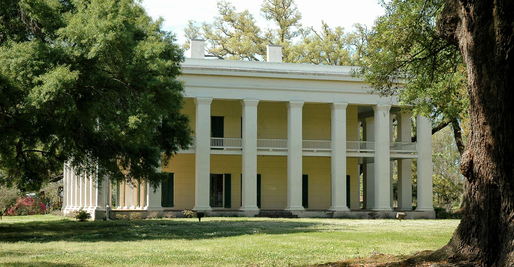 Louisiana, Laura, Oak Alley, or Whitney Plantation Tours - Housity