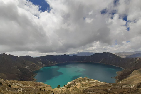 From Quito: Quilotoa Crater Day Tour with Market Visit